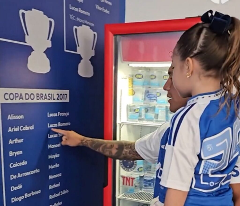 Lucas Romero celebra a felicidade familiar com a renovação de contrato no Cruzeiro » BH 24 Horas