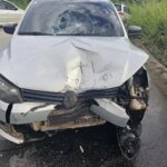 Colisão frontal deixa...