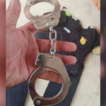 Falso policial é...