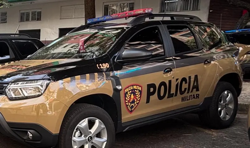 Homem é preso após tentar atropelar ex-companheira e marido dela em BH