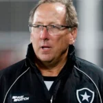 Textor fora! Decisão...