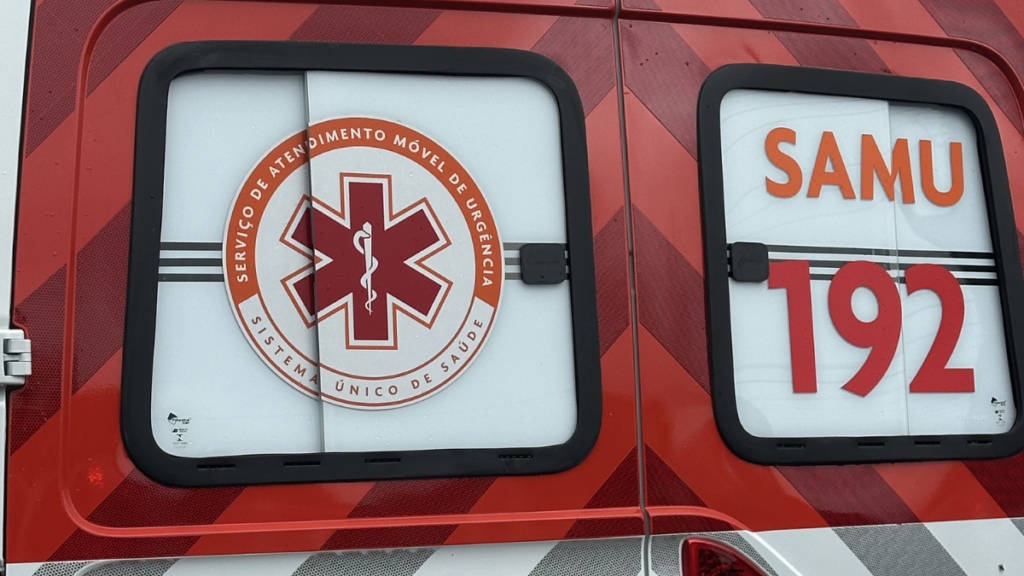 Grave acidente no Santa Rosa: carro avança parada e colide com motocicleta em Sete Lagoas