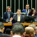 Congresso derruba veto...