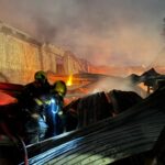 Incêndio destrói galpão...