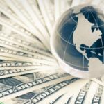 Dólar abre em...