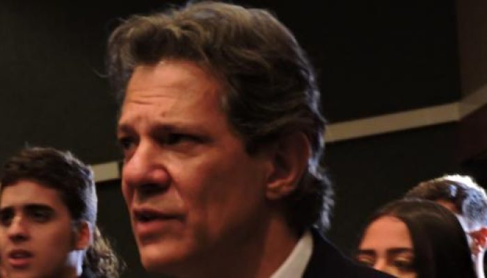 2032026-o-ministro-da-fazenda-fernando-haddad-pt-esteve-na-feausp-para-ministrar-aula-magna-aos-ca.jpeg