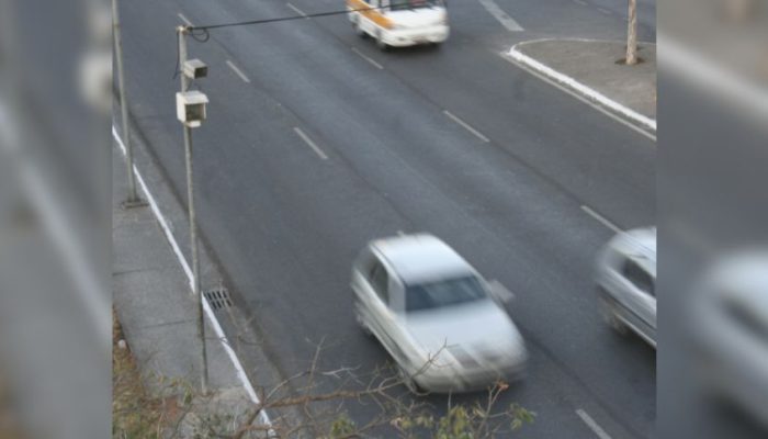 22-novos-radares-de-avanco-de-sinal-sao-instalados-em-BH-saiba-onde.jpg
