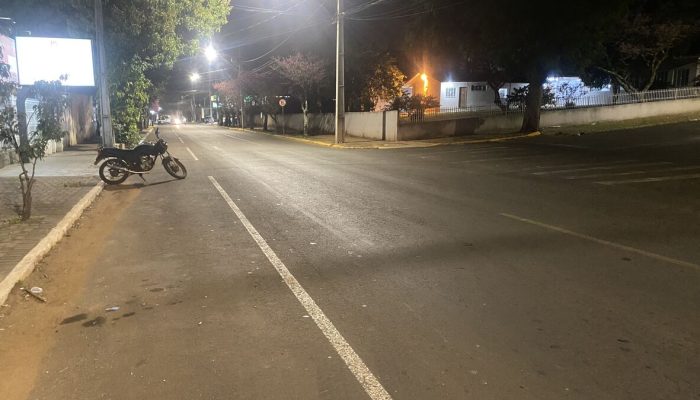 A-queda-de-motocicleta-aconteceu-proximo-a-Capela-01006632-0-202507182347-1.jpg