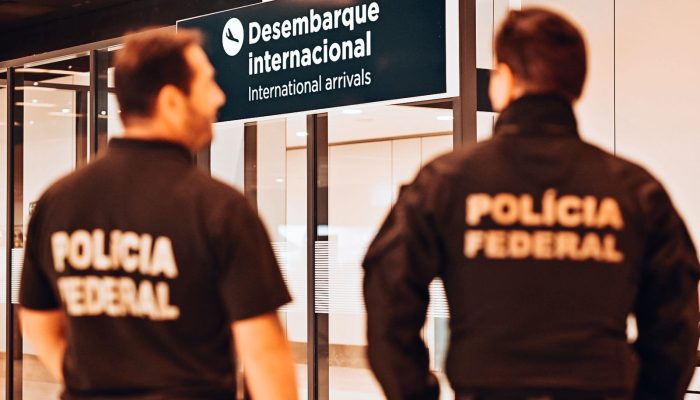 Dois-foragidos-sao-presos-no-Aeroporto-de-Confins-apos-deportacao-dos-EUA.jpeg