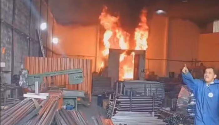 Incendio-de-grandes-proporcoes-atinge-fabrica-de-plasticos-em-Betim.avif.avif