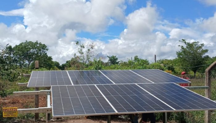 Bombeamento de água nos poços artesianos