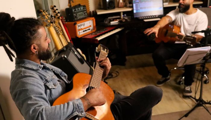 Leo Guto durante as gravações do documentário – Crédito: Gabriel Tx