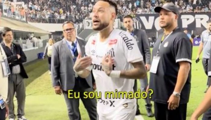 Neymar-discutindo-com-torcedor-430x323.jpg