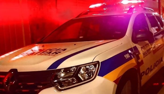 Homem agride companheira e corta o cabelo dela após discussão sobre drogas na Grande BH