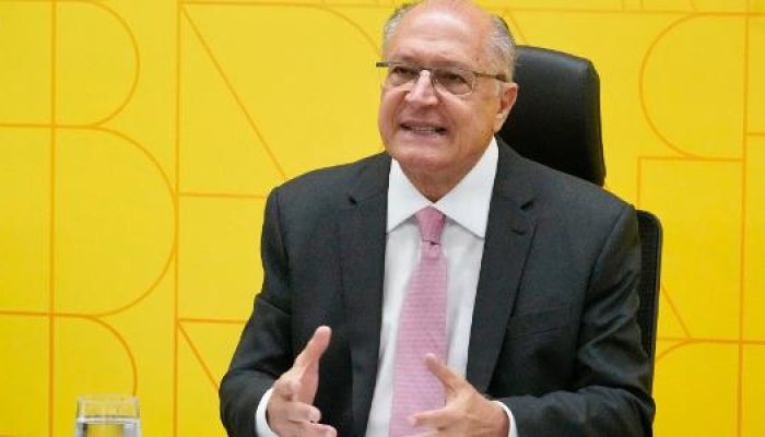alckmin-conversa-remotamente-com-ministro-chines-1744382147978_v2_615x300.jpg