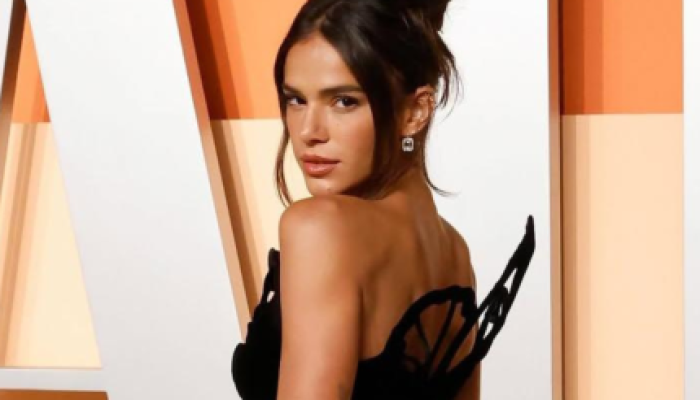 bruna-marquezine-capa-430x323.png