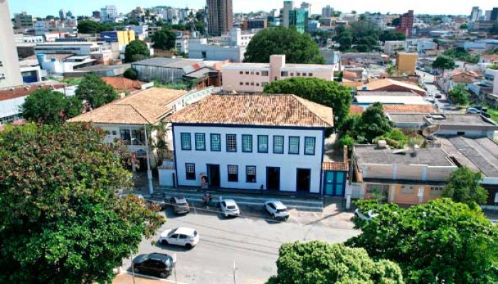 O evento ocorrerá no anfiteatro do casarão – Crédito: Alan Junio