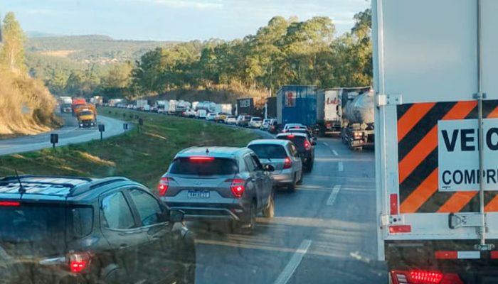Congestionamento chegou a 5km na área / Foto: reprodução redes sociais