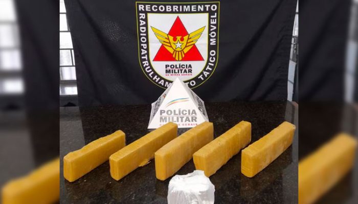 Entorpecentes estavam em bolsa / Foto: Polícia Militar / divulgação