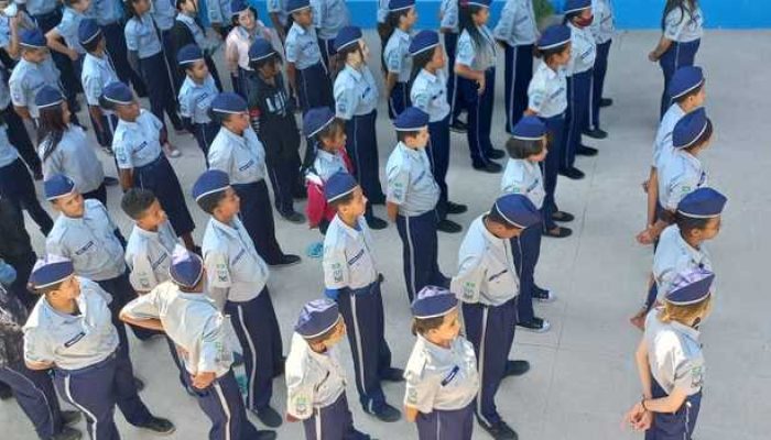 TCE mantém paralisação do programa de escolas cívico-militares em Minas