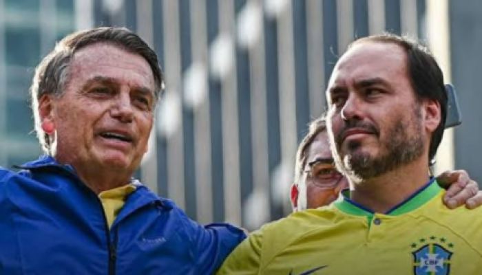 foto-carlos-bolsonaro-desabafa-sobre-problema-de-saude-do-pai-pode-de-fato-se-tornar-fatal-430x323.p.png