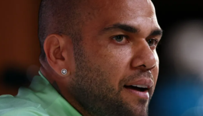 foto-daniel-alves-tem-conta-de-instagram-removida-1-430x323.png
