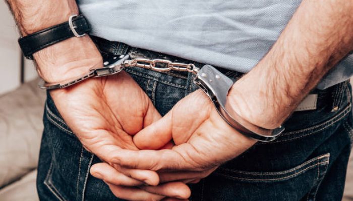 Homem é preso após invadir casa e atacar ex-sogros e ex-cunhadas na Grande BH