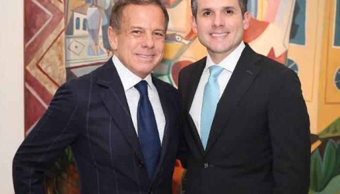joao-doria-recebe-hugo-motta-para-jantar-com-empresarios-em-sua-casa-em-sao-paulo-1751330553070_v2_6.jpeg