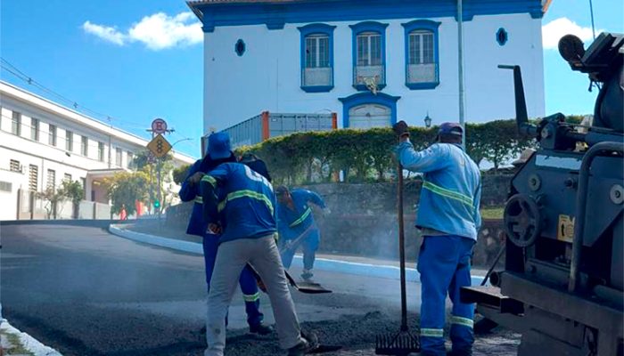 A intervenção abrange as vias que integram o conjunto histórico e patrimonial da Praça Tiradentes. Foto: Ascom PMSL.