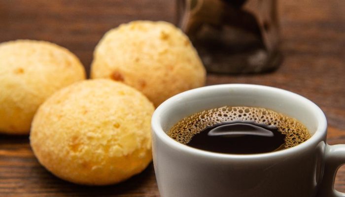 pao-de-queijo-com-cafe-1660664481680_v2_1170x540.jpg