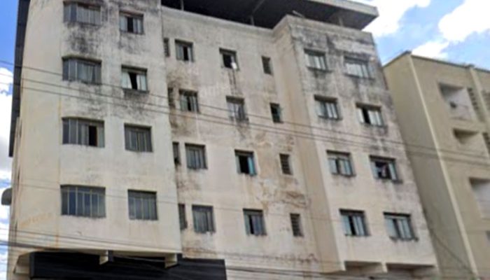 Mulher pulou janela de prédio para fugir do marido – Foto: Google Street View