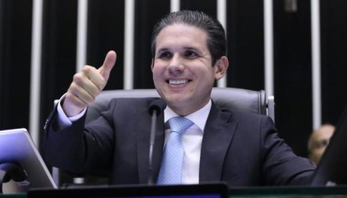 presidente-da-camara-dos-deputados-hugo-motta-durante-sessao-plenaria-1747056511286_v2_615x300.jpg