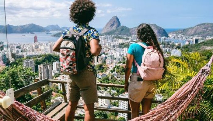 turistas-rio-de-janeiro-brasil-1603758339409_v2_615x300.jpg